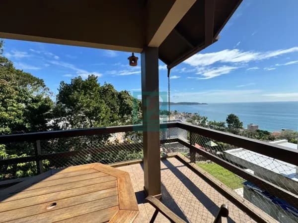 Casa Mobiliada Com Vista Deslumbrante Para O Mar – Condomínio Panorâmico, Em Bombinhas - SC!