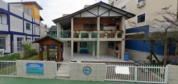 OPORTUNIDADE - Residencial à Venda 300m do Mar no Centro de Bombinhas/SC