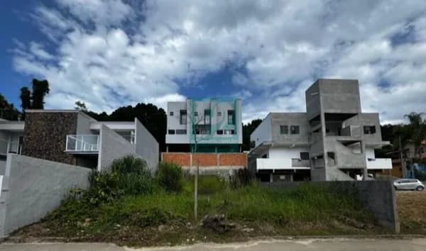 Oportunidade Para Construir e Investir! Lote à Venda Em Bombinhas/SC