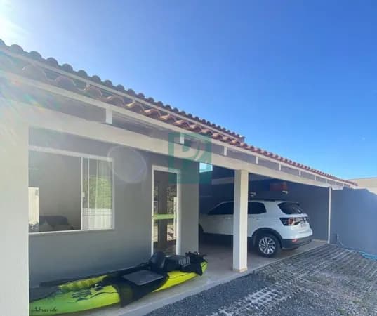 Casa Pronta com Amplo Terreno 03 Dormitórios e Espaço Gourmet em Bombinhas