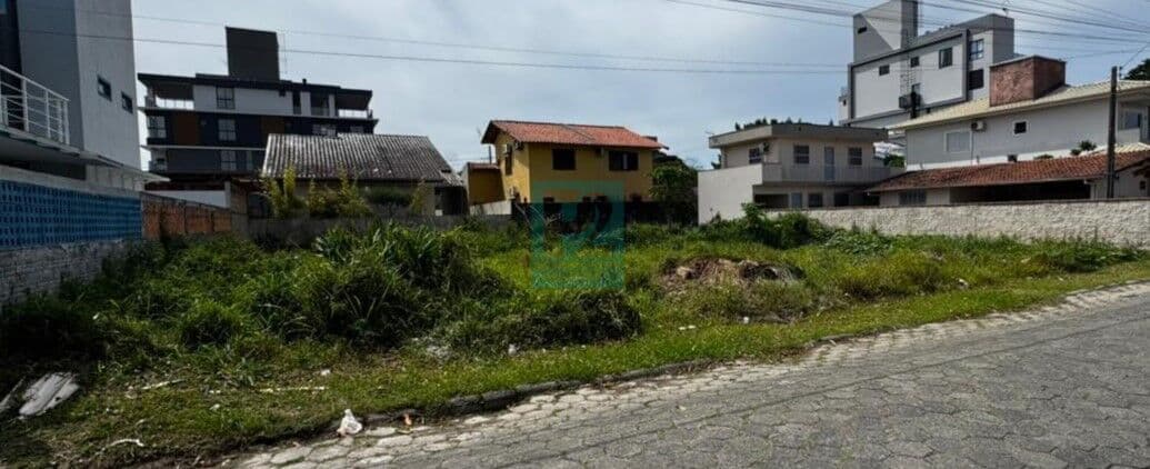 Oportunidade Única – Terreno à Venda na Praia de Canto Grande!