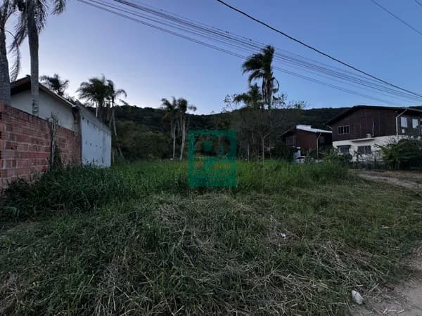 Terreno Amplo Pronto para Construir na Praia do Mariscal em Bombinhas/SC