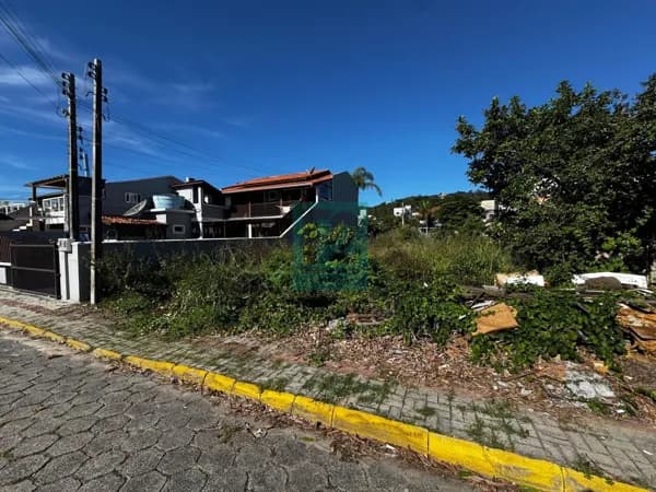 Terreno Lote À Venda A Poucos Passos Do Mar Na Praia De Bombas - Bombinhas/SC