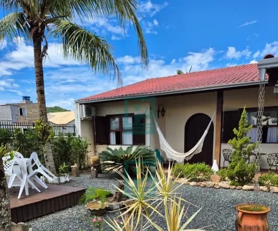 Oportunidade! Casa à Venda Com 3 Quartos Em Morrinhos - Bombinhas/SC