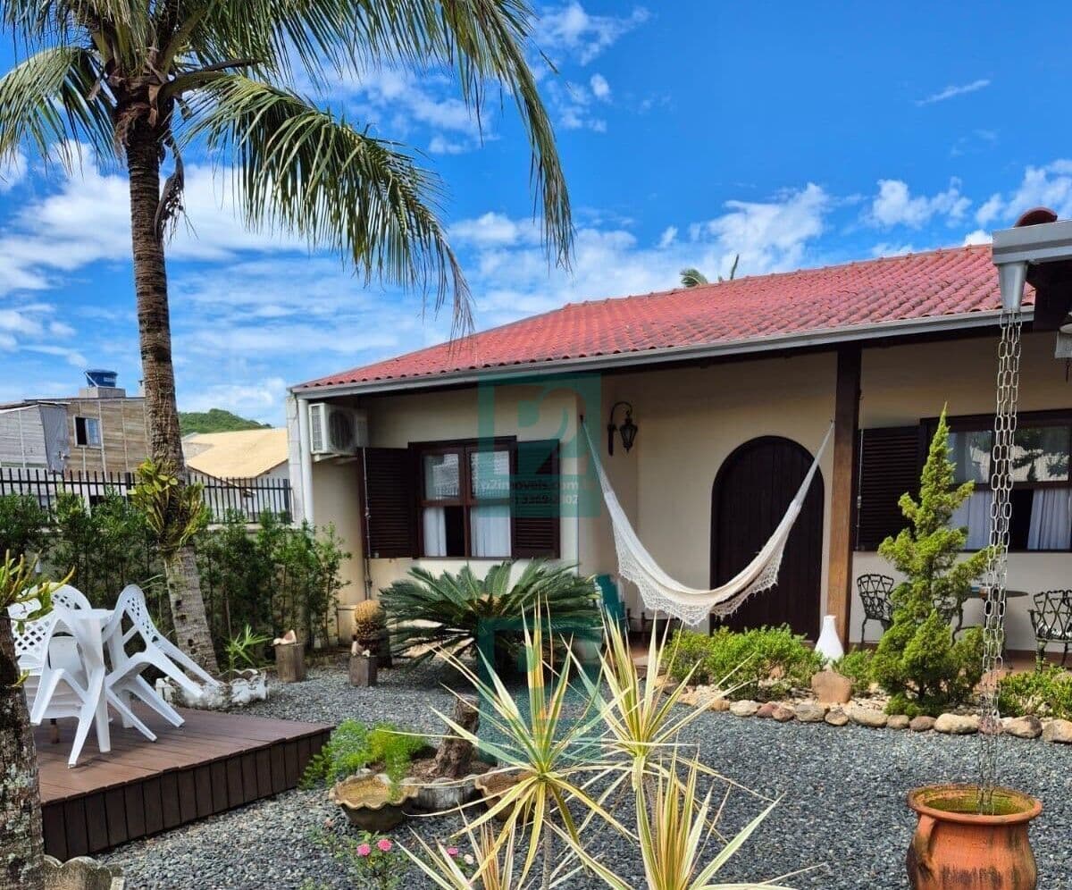 Oportunidade! Casa à Venda Com 3 Quartos Em Morrinhos - Bombinhas/SC