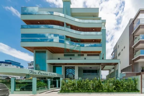 Apartamento Finamente Mobiliado e Decorado Próximo à Praia do Mariscal Em Bombinhas - SC!!!