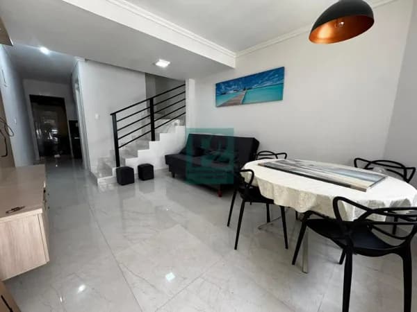 Sobrado Mobilido a Apenas 300m do mar!