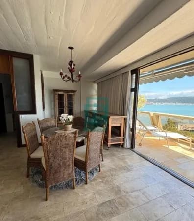 Oportunidade única!!! Apartamento Frente Mar, 03 Suítes na Praia De Bombinhas- SC!!!