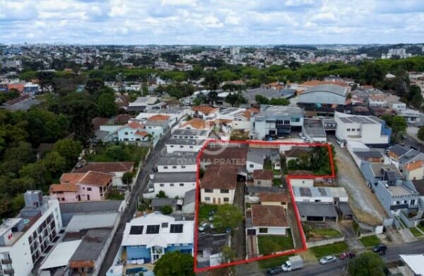 EXCELENTE TERRNO PROXIMO AO PARQUE BARIGUI EM CURITIBA