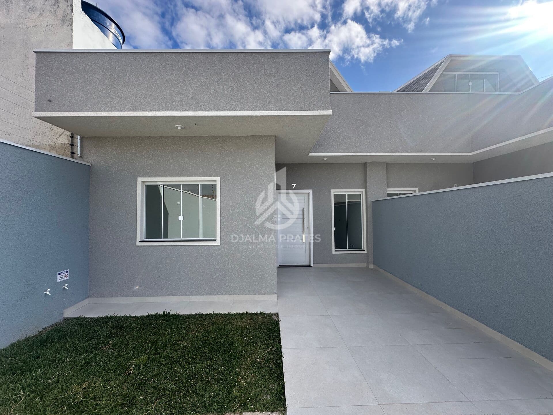 CASA EM CONDOMINIO FECHADO NO BAIRRO SITIO CERCADO EM CURITIBA