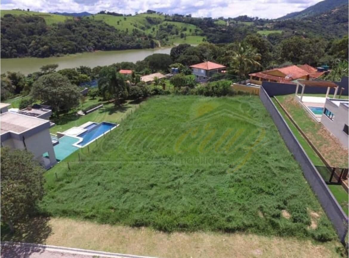Lote/Terreno em Vargem - Centro