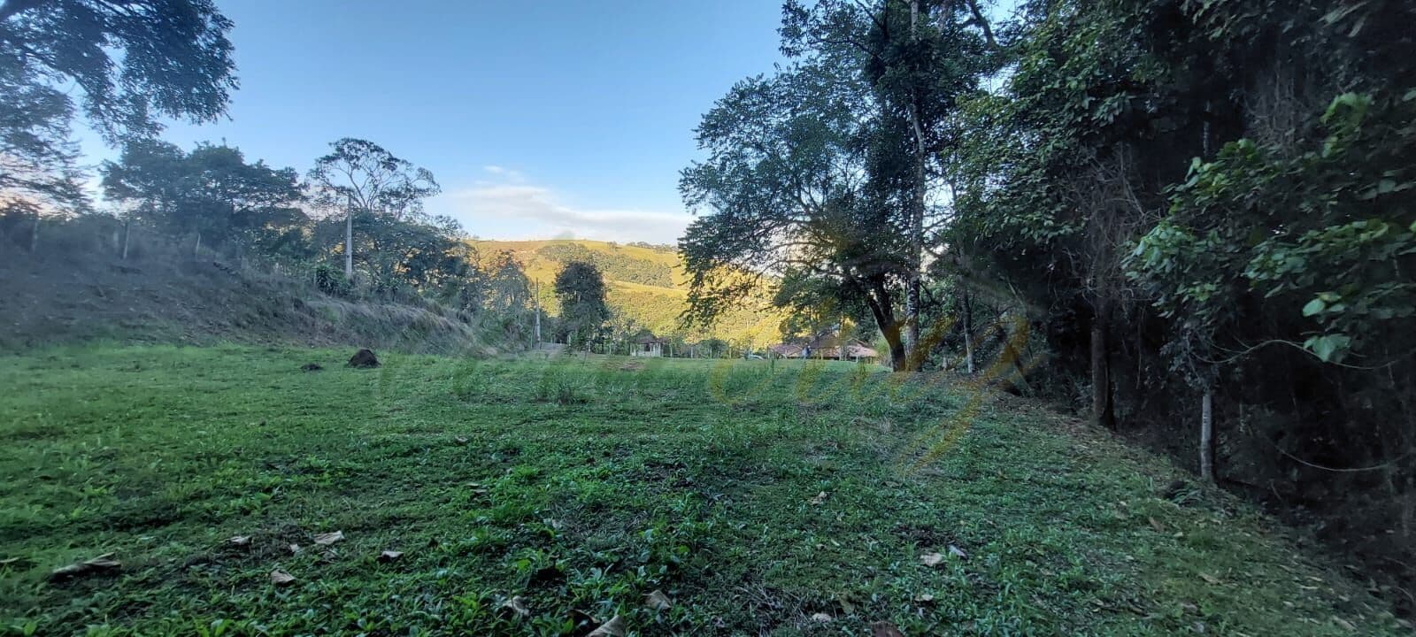 Lote/Terreno em Extrema - Centro