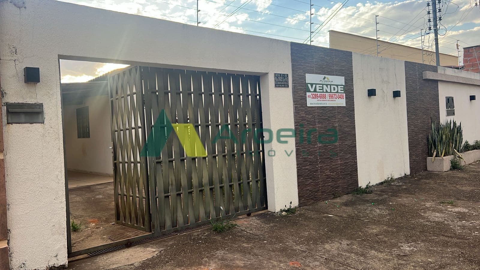 CASA A VENDA NO SETOR FAIÇALVILLE