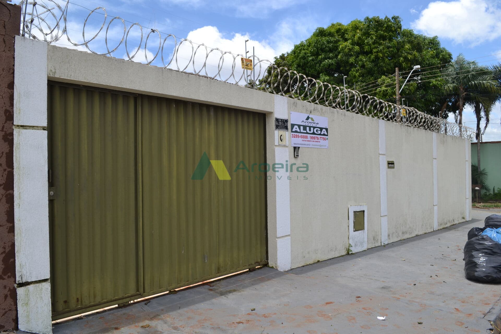CASA A VENDA NO SETOR FAIÇALVILLE