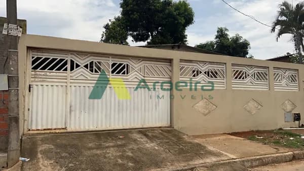 CASA E SALA COMERCIAL NO MADRE GERMANA II