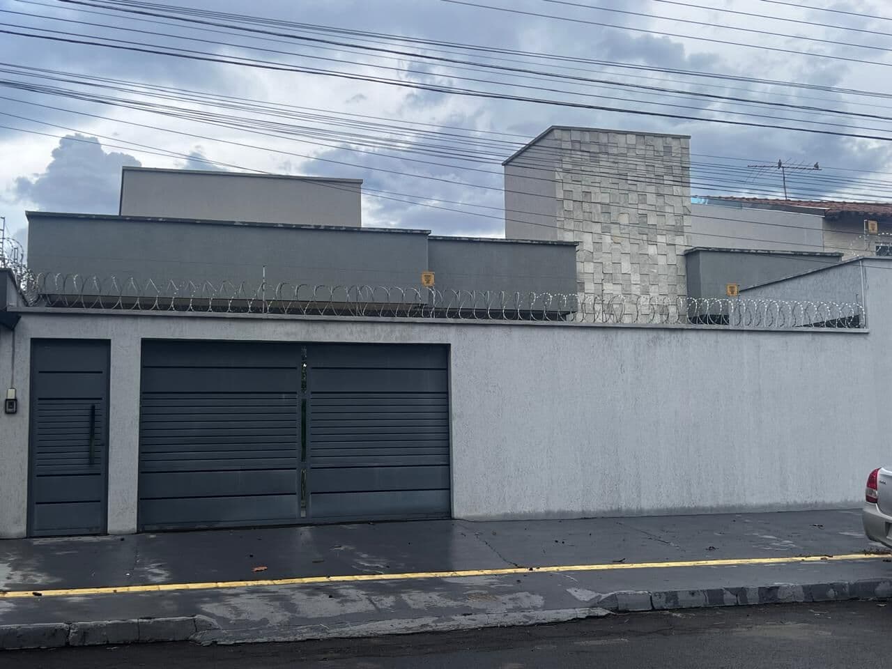 CASA ALTO PADRÃO A VENDA NO SETOR FAIÇALVILLE