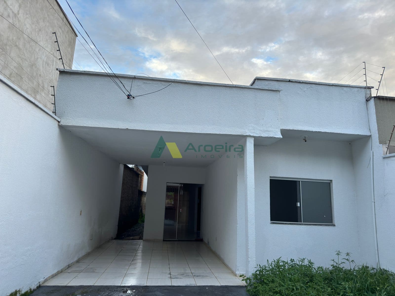 OTIMA CASA A VENDA SENADOR CANEDO