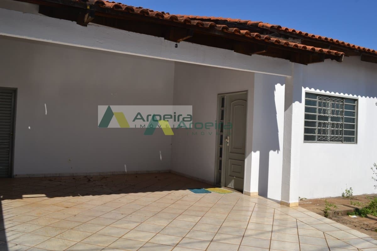 CASA A VENDA NO SETOR FAIÇALVILLE