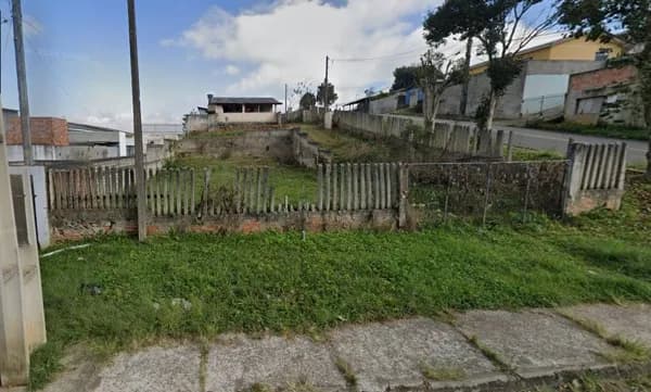 Ótimo Terreno medindo 560m2 com casa de madeira - Vila Pompéia - Campo Largo