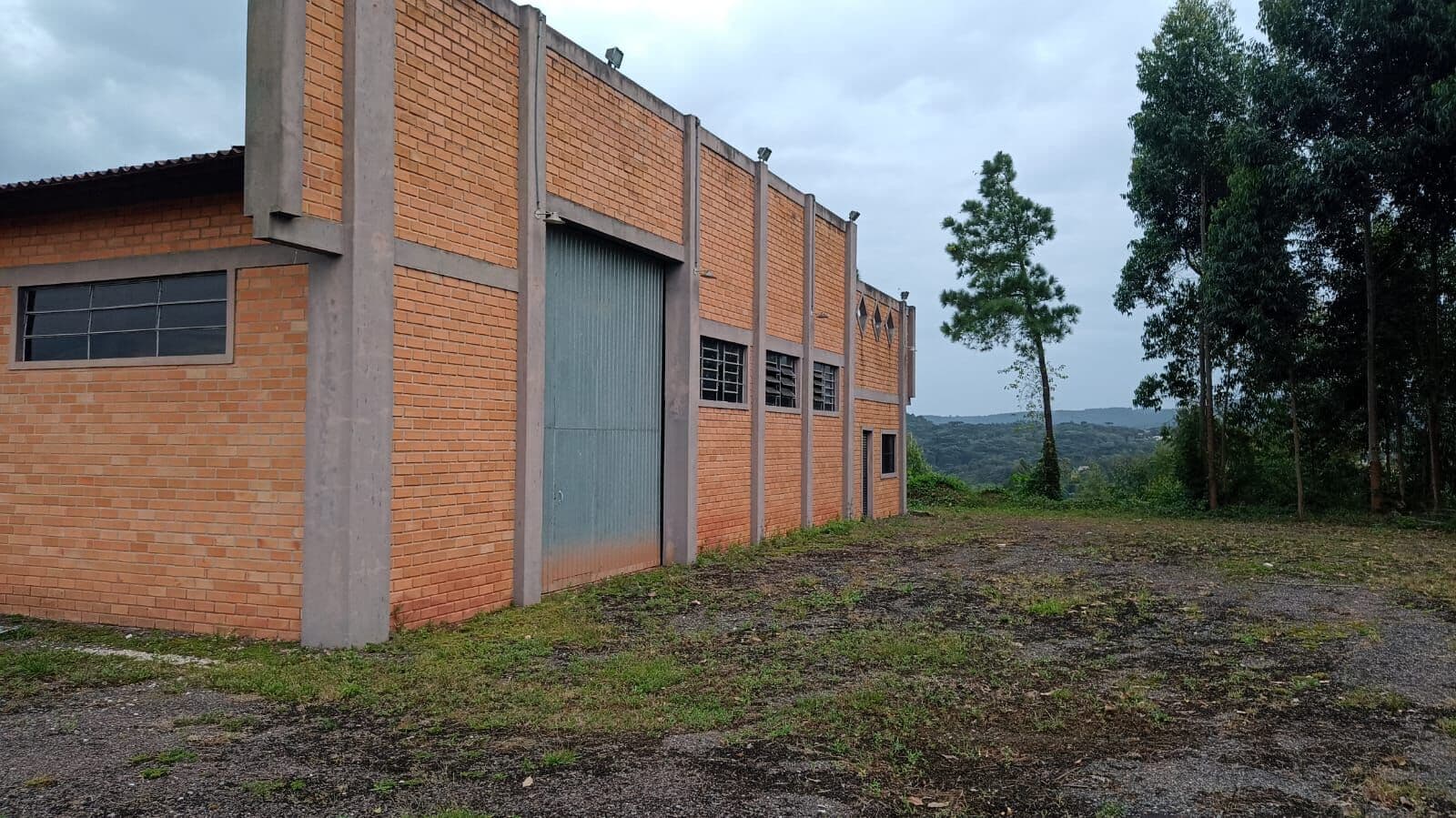 Pavilhão/Galpão Salão Comercial em Campo do Meio - Campo Largo/PR
