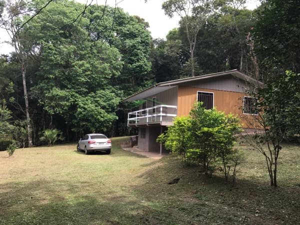 Chácara urbana à 5km do centro de Campo Largo com casa - Campo do meio