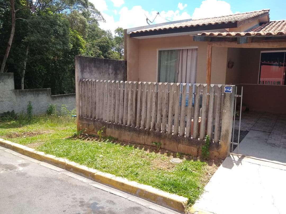 Ótima Casa 3 quartos com laje e ótimo terreno em condominio - Águas Claras