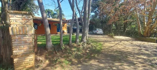 Chácara rural comercial com casas e estrutura para Reprodução, Adestramento, Hospedagem de cães e gatos - Fazendinha - Campo Largo-PR