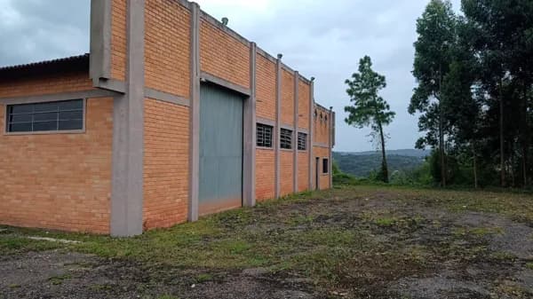 Pavilhão/Galpão Salão Comercial em Campo do Meio - Campo Largo/PR