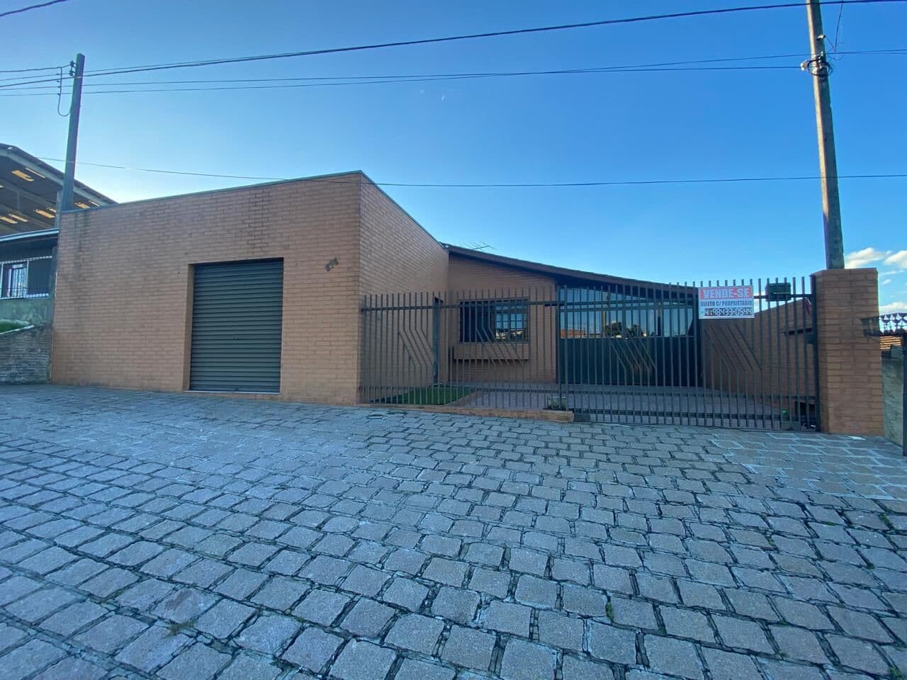 Casa Residencial 3 quartos com 1 suíte e com uma sala comercial - Bairro Jardim Social