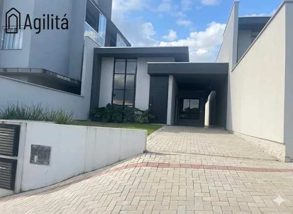 Casa de Alvenaria à Venda em Timbó/SC