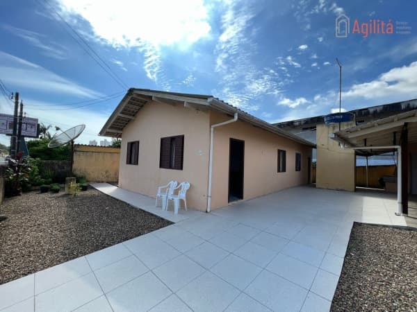 Casa à venda no bairro Santo Antonio em Balneário Piçarras/SC
