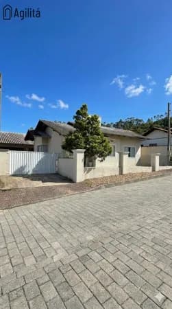 Casa de Alvenaria à Venda em Rodeio/SC