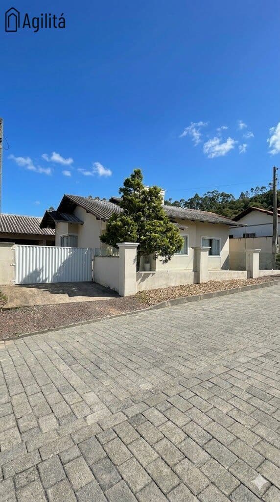 Casa de Alvenaria à Venda em Rodeio/SC
