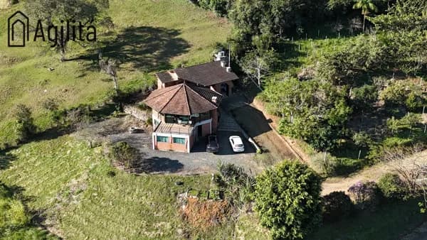 Propriedade Espetacular com Potencial Comercial no Coração de Rodeio/SC