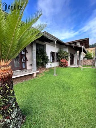 Casa de Alvenaria à Venda em Rodeio/SC