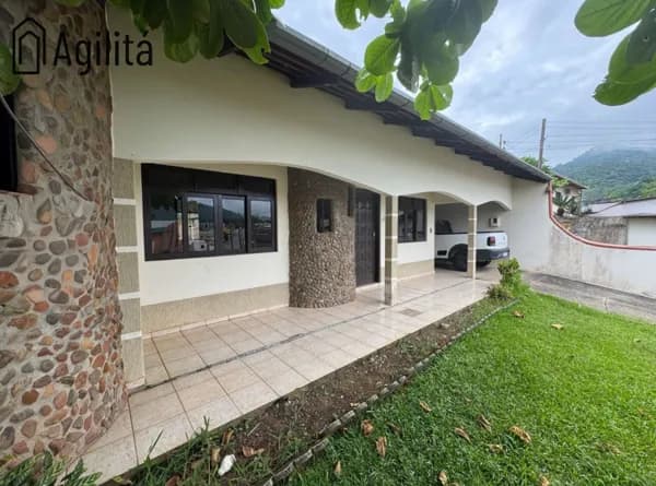 Casa de Alvenaria à Venda em Ascurra/SC