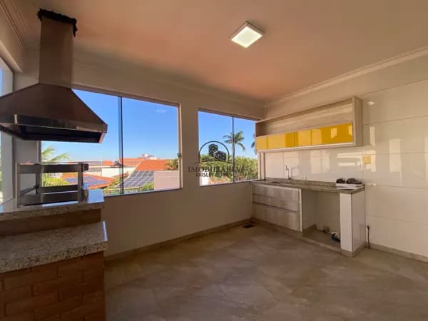 Apartamento com Cara de Casa Próximo ao Centro