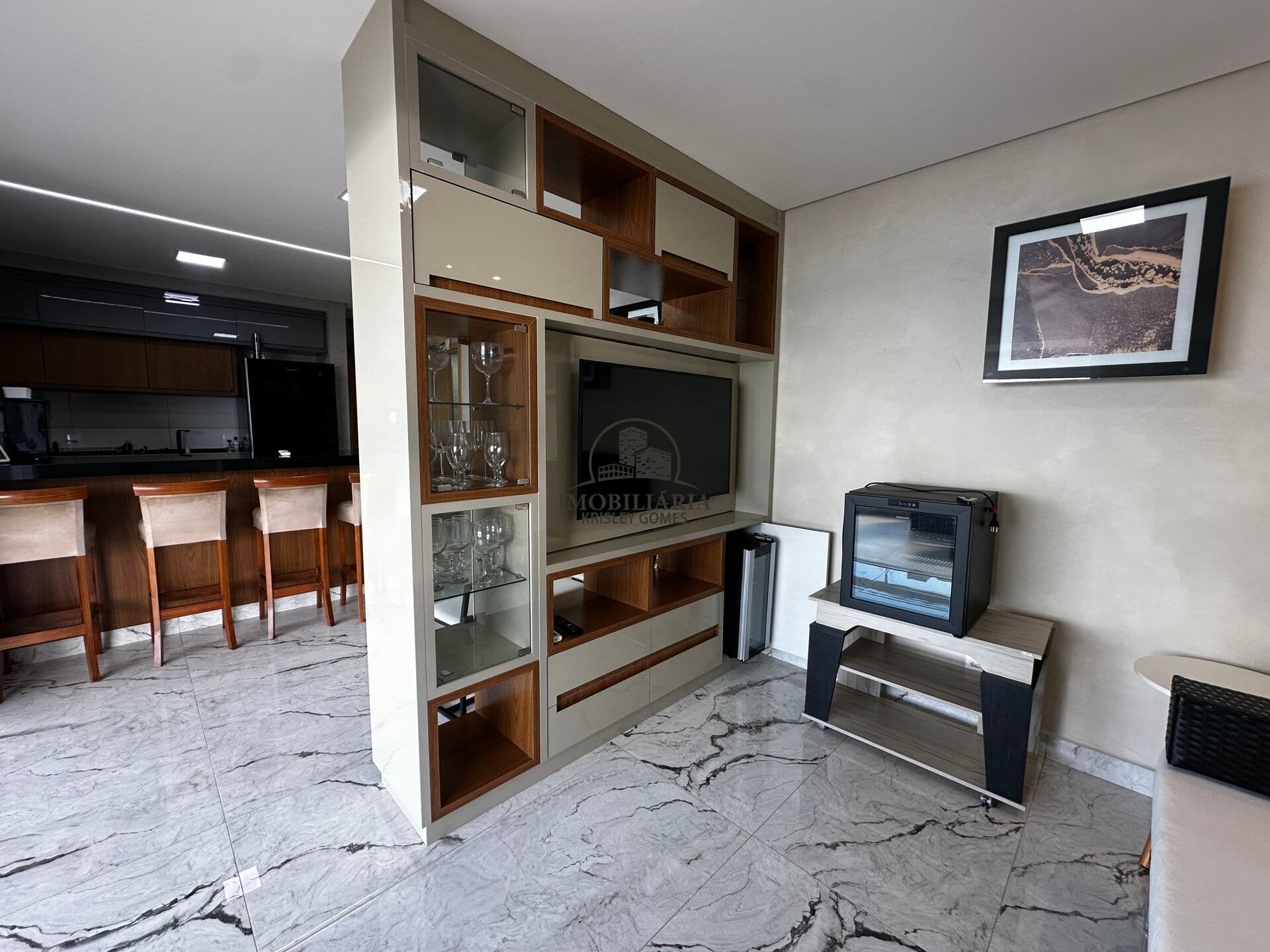 Apartamento para locação no 12º andar com vista para o Rio Paraná, 2 suítes e condomínio clube completo