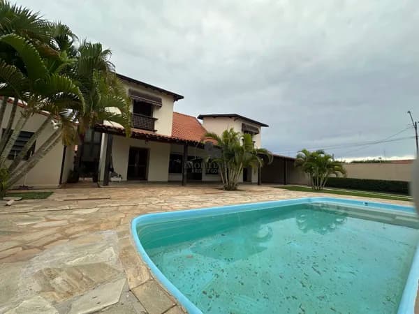 🏡✨ Casa de Alto Padrão à Venda – Ampla, Completa e em Excelente Localização! 📍 Rua Curitiba – Presidente Epitácio/SP