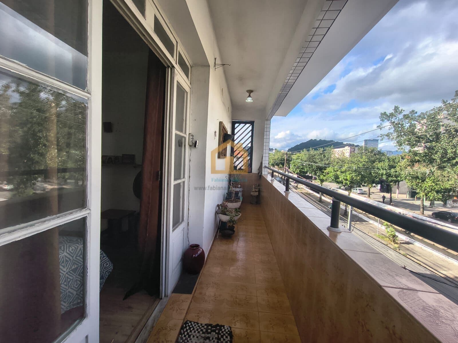 APARTAMENTO ESPAÇOSO – 3 DORMITÓRIOS – no bairro Campo Grande - Santos/SP
