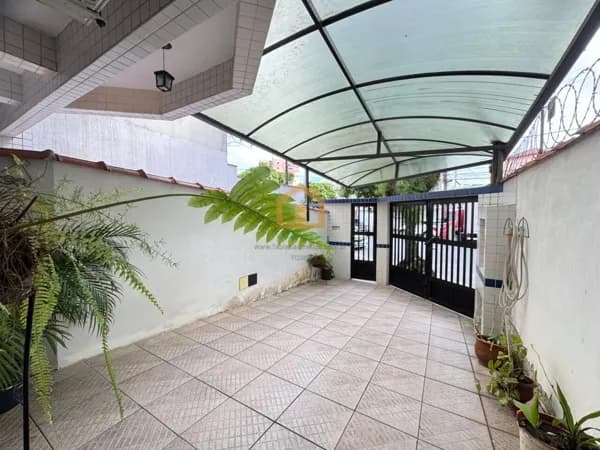 CASA SOBREPOSTA BAIXA 3 dormitórios, sendo 1 suíte no bairro Embaré - Santos/SP