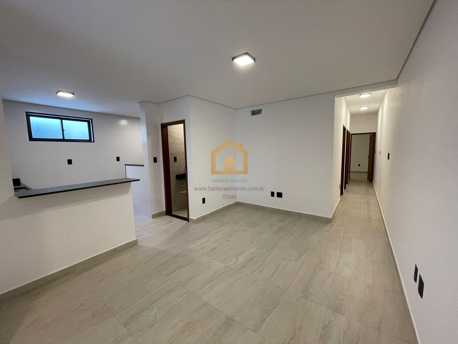 Casa Térrea 3 dormitórios sendo 1 suite e 2 vagas, bairro Marapé - Santos/SP
