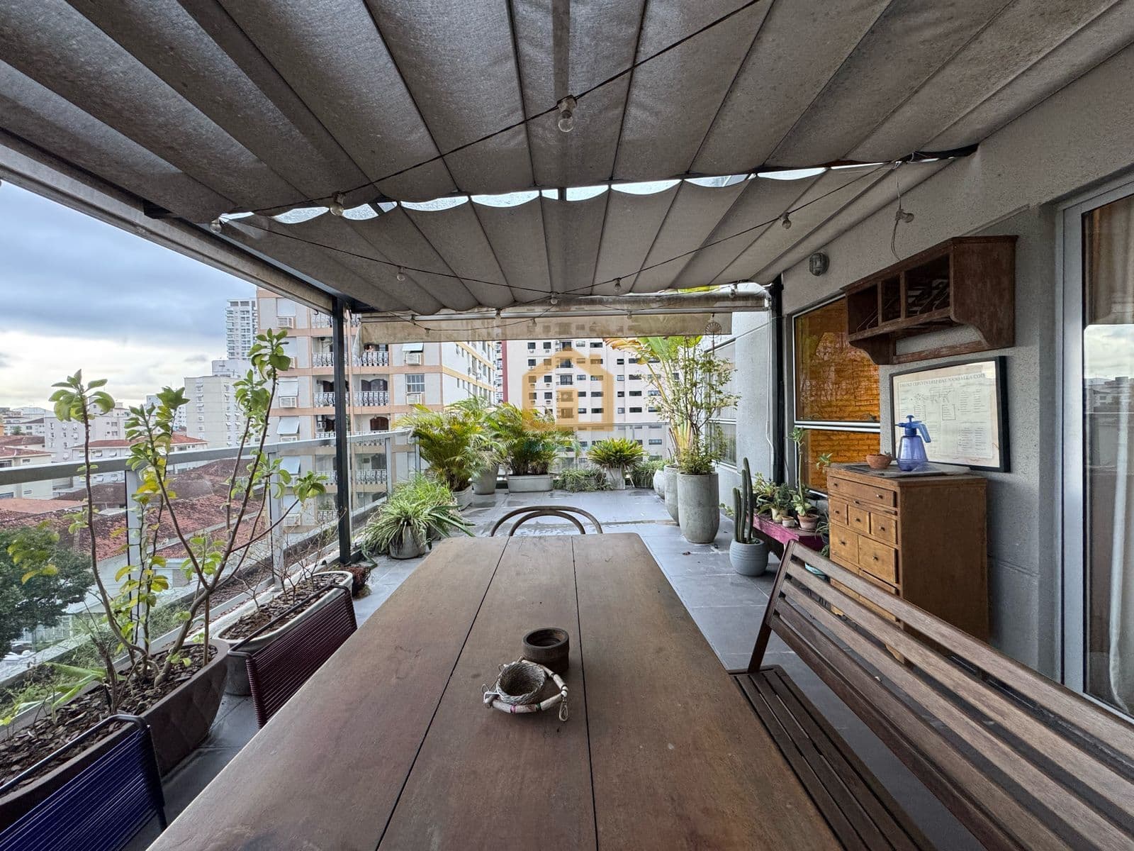 Apartamento Garden no Embaré 2 dormitórios) sendo uma 1 suíte – Um Estilo de Vida Único e Sofisticado!