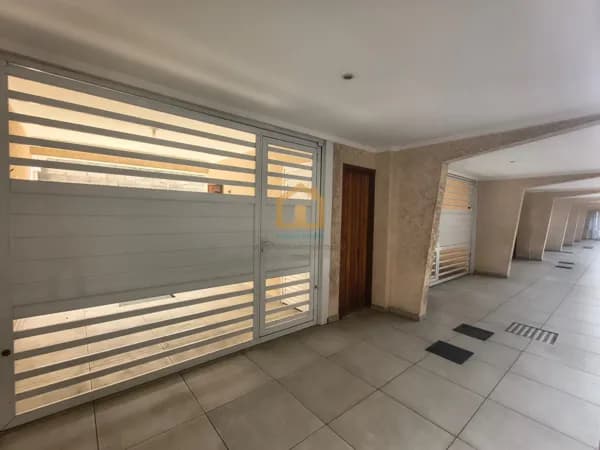 Casa Duplex, 2 dormitórios sendo 2 suite e 1 vaga de garagem no Bairro Encruzilhada - Santos/SP