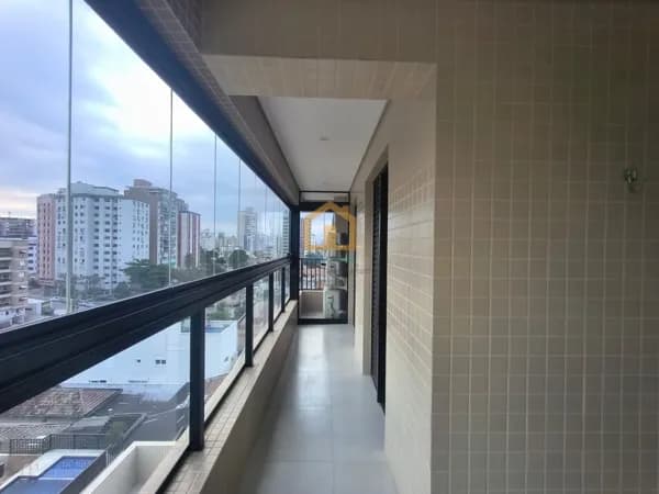Apartamento 2 Dormitórios, sendo 1 suíte com vaga de garagem demarcada à venda no bairro Ponta da Praia Santos/SP