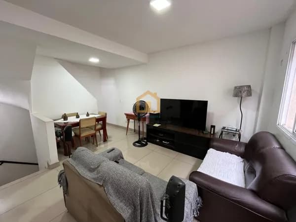 Casa Duplex com 2 Suítes – Ótima Localização, à venda no bairro Estuário - Santos/SP