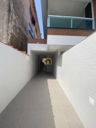 Sobreposta Térrea, 03 dormitórios 2 vagas, no bairro Marapé Santos/SP