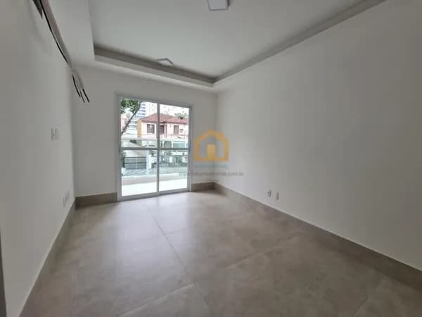 Casa Ampla com 3 Dormitórios | 2 Suítes | 175m² | no bairro Gonzaga - Santos/SP