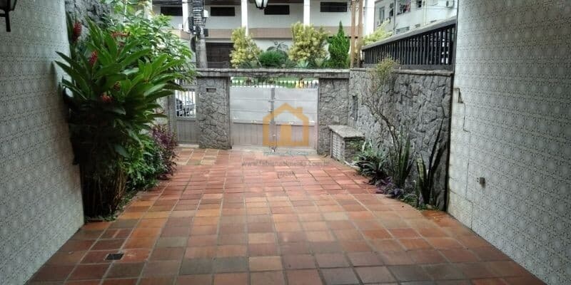 Casa 4 Dormitórios, sendo 1 com Suíte à venda - Boqueirão - Santos/SP
