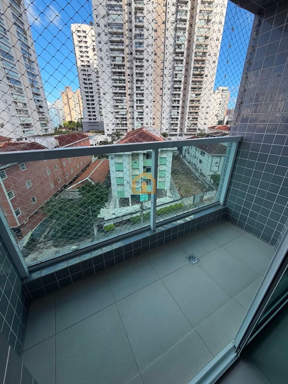 Apartamento 2 dormitórios, sendo 2 suítes 1 vaga de garagem e prédio com lazer para alugar no bairro Marapé - Santos/SP